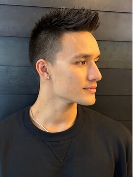 ディスイズバーバーセカンド(THIS IS BARBER 2nd) アップバング ツーブロック 刈り上げショート