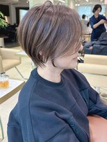 アンド ストーリーズ(&STORIES)&nbsp;前下がりショート/前髪/シルキーベージュ/30代/40代【橋本】