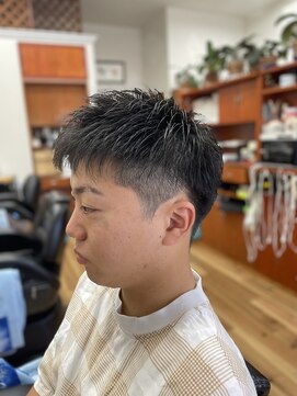 カミングよしむら(髪ingよしむら) ツーブロック、刈り上げ