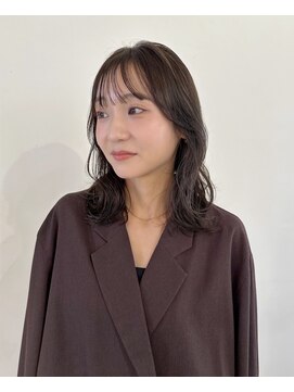 ツナグ(tsunagu) ミディアムレイヤースタイル