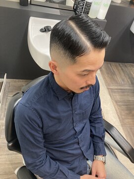 エル バルベロ(EL BARBERO) フェードカットパートスタイル