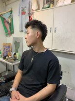 メリケンバーバーショップ フクオカ(MERICAN BARBERSHOP FUK)&nbsp;フェザーパーマサーフカール刈り上げセンターパート