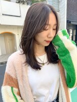 トレス(TRESS)&nbsp;レイヤーカット　顔周りレイヤー　グレージュ　透明感　表参道