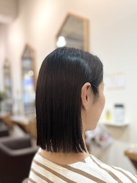 フリージア(freesia) 切りっぱなしボブ/黒髪スタイル/髪質改善トリートメント