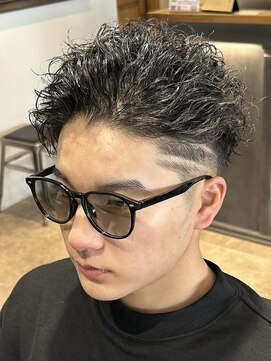 リバース　ツイスト　スパイキーショート