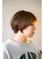 チカシツ(Chikashitsu) レイヤーショート/ショートボブ/顔まわりレイヤー/オリーブ