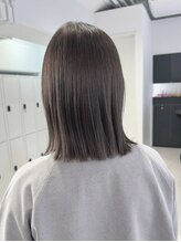 【 無駄なお金は使わせません 】[表参道/原宿/明治神宮前/インナーカラー/ブリーチ/縮毛矯正]