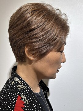 ロジャー(ROGER) ハンサムショート・ミルクティーベージュ