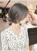 まとまるショートボブ前髪長め 前下がり耳かけ