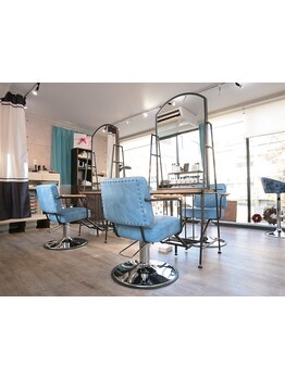 3Dハイライト/グラデーションetc…巧みなカラー技術が口コミでも高評価！誰ともかぶらない理想のカラー♪