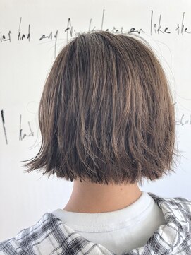 ハウル(HOWL) 【HOWL】の外ハネのショートボブ