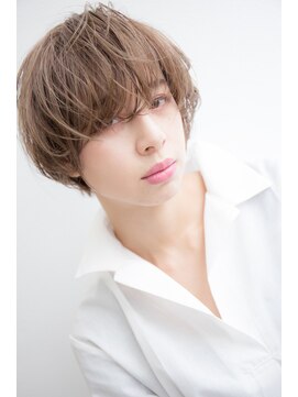 ノエル(NOEL) シースルーバングがアンニュイな雰囲気を◎ヘルシーショート