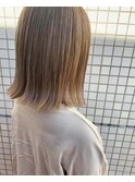 切りっぱなしボブ×パールグレージュ