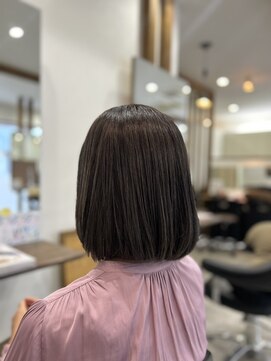 アンジュールヘアーワークス(1//jour hairworks) 縮毛矯正でも柔らかで艶を活かした丸みボブ