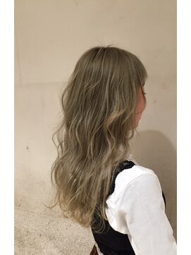 リー 京都西院(Lee) ミルクティーグレージュ