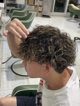 アース オーセンティック 高松レインボーロード店(EARTH Authentic) ハイライト×波巻きパーマ