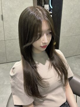 ニーナ ビューティーサロン(NINA Beauty Salon) オリーブグレージュ