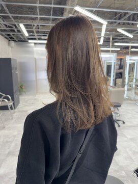 エヴァン(HEVIN) ブリーチなしWカラー ハニーベージュ レイヤーカット