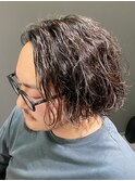 ７：３長めな波巻きパーマ刈り上げ風束感スタイル