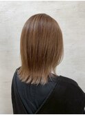 外ハネロブ透明感ベージュカラー