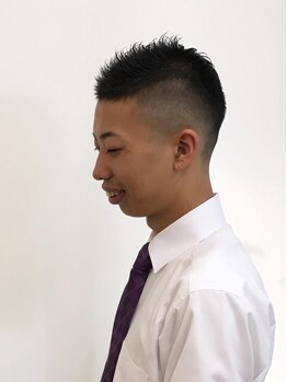 ヘアーアンドヒーリング フィール(HAIR&HEALING FEEL)の写真/30代以降のビジネスマンにおすすめ☆いつまでもカッコよくいたい大人メンズに。予約は前日まで。