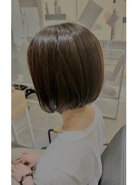 バイエイト(X８) 前下がりボブ