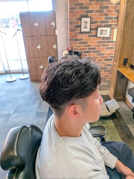 ワンワンオー バーバーショップ コンチネンタル(@110 BARBER SHOP continental) センターマッシュ
