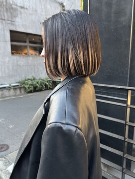 デザインカラーブリーチアンブレラカラーハイライトボブ