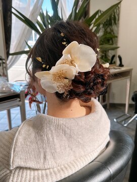 ラシック(Lachic+) ゆるふわお呼ばれヘアアレンジ