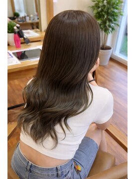 リアン(Lien) シークレットハイライト×オリーブアッシュで赤味抹殺カラー