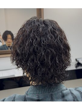 クロウ 豊川(CROW) ロン毛パーマサーフカールスパイラルパーマ波巻きパーマ