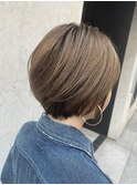 丸みショートボブ/レイヤー/20代30代40代50代/顔周りカット