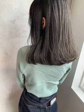 キチ(kichi.) [kichi.] ミントアッシュ×切りっぱなしヘア
