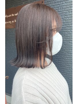 ヘアアンドビューティー クローバー(Hair&Beauty Clover) 切りっぱなしボブ/グレージュカラー