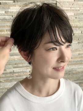 ロビー 表参道(ROBBY) 分け目なしマッシュショート/30代/40代/前髪あり/耳かけ