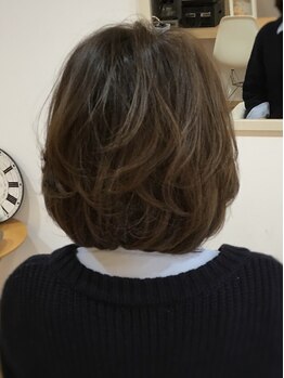 エスカ(esca)の写真/≪ふんわりパーマで女性らしさを演出♪≫毛先の動きにこだわることで、ふわっと可愛いスタイルに◎