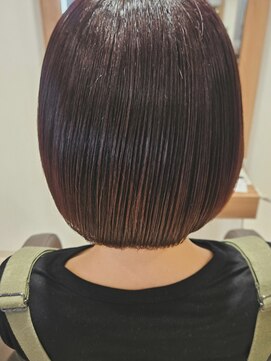 クララ カシハラ(CLALA Kashihara) ショートボブ/ハイライトカラー/髪質改善トリートメント