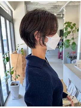 バショ(ba sho) ハンサムショート/センターパート/ショートヘア