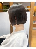切りっぱなしのミニボブ