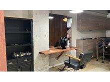 カット/カラー/パーマ/縮毛矯正/トリートメント