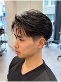 ビジネスメンズショートリクルート七三かき上げヘアツーブロック