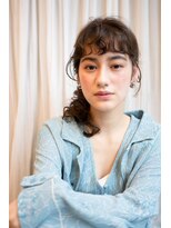 マグノリア オモテサンドウ(MAGNOLiA Omotesando)&nbsp;顔周りでイメチェン♪軽やかウェーブくびれミディ