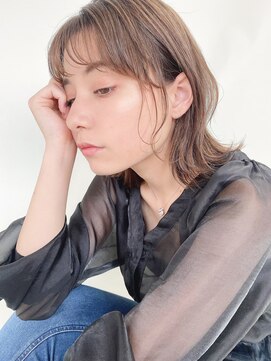 ルービック(Rubik's) 小顔ロブくびれウルフミディ