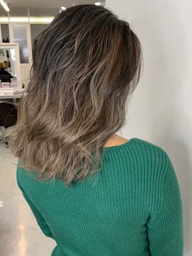 ワンズリー 本厚木店(ONE's ly) 韓国/インナーカラー/ハイライト/ケアブリーチ[本厚木駅]