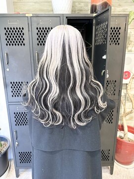 ヲタク(wotaku.) アンブレラカラーホワイトブロンドケアブリーチハイトーン