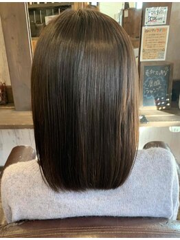 ヘアメイク アミュール(hair make A'mule)の写真/ストレートの種類が多数あるので髪質にあったデザインをご提案します。