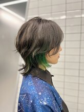 ネウィ 所沢(newi) 個性的でも派手すぎない緑のインナーカラー