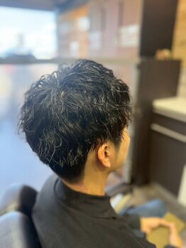 銀座バーバー 鳩ヶ谷店の写真/お仕事帰りにも◎メンズカジュアルのスタイルを極める！忙しいあなたにぴったりのサロン＊