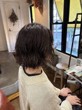 ロウスリー(Lowsly) 無造作パーマ×ボブ