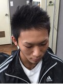 エアリーな毛束感でふんわりモヒカンスタイル